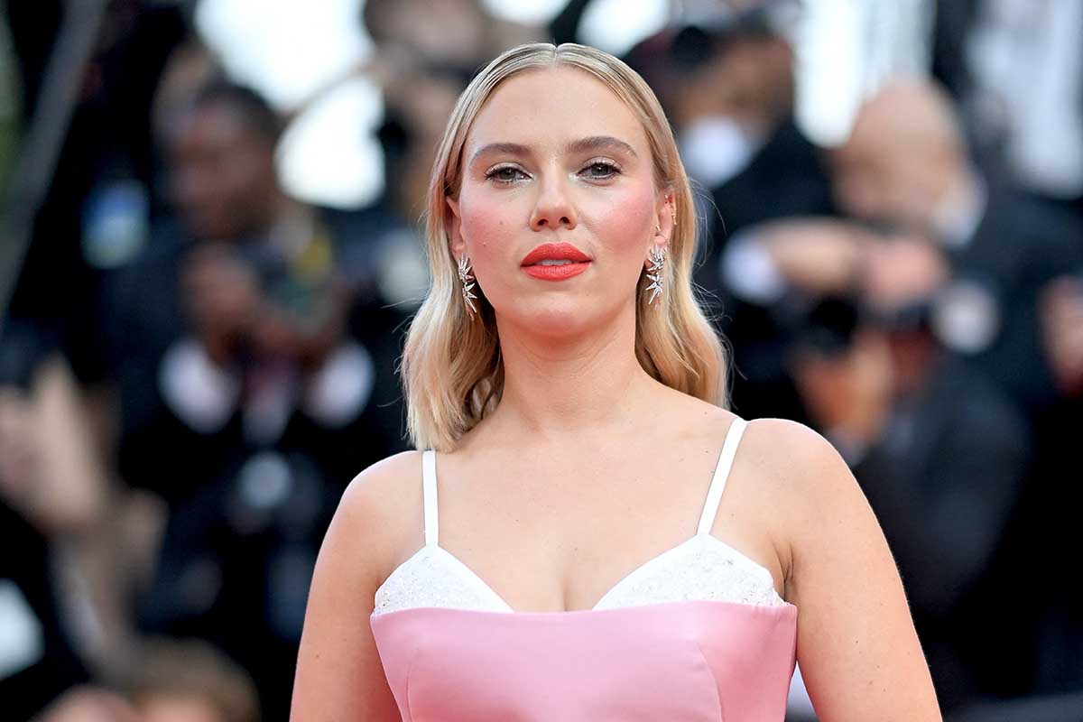 Cannes, per Scarlett Johansson è il tempo delle rose