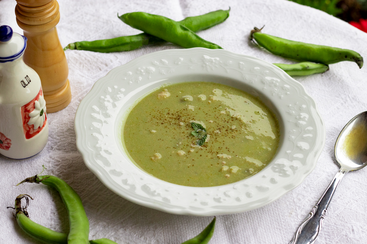Zuppa di fave fresche e pancetta affumicata