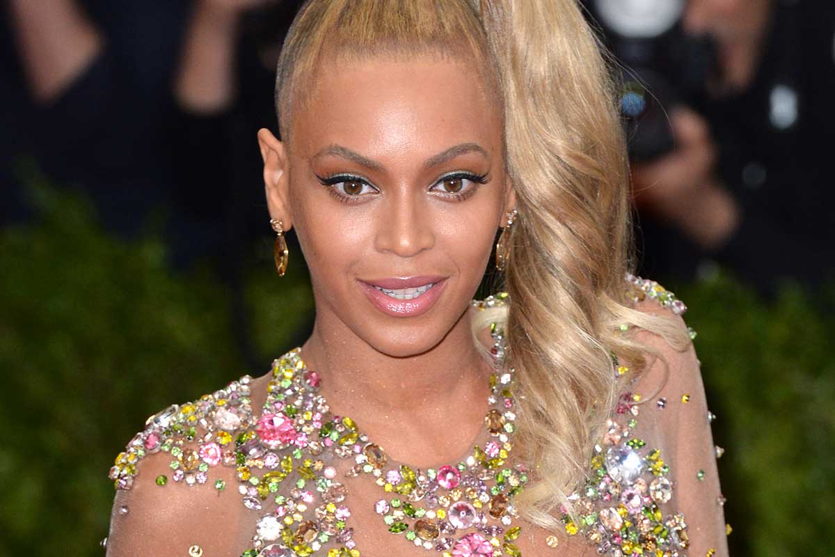 Il cappello scintillante di Beyoncé? Ecco dove trovarlo