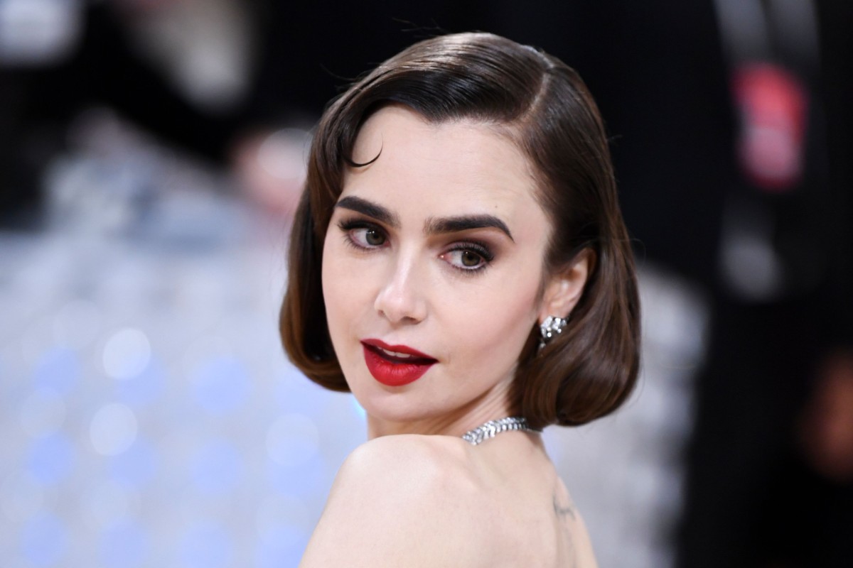 Emily in Paris 4, l’annuncio di Lily Collins in stile Dolce Vita