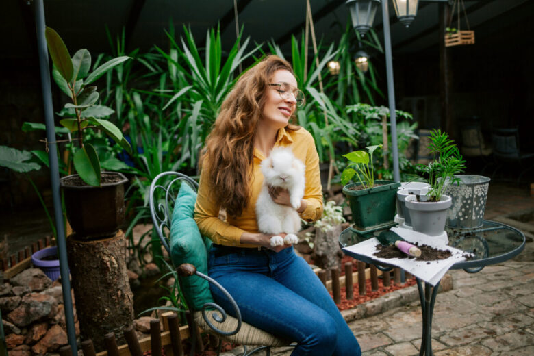 Coniglio in giardino: crea un ambiente sicuro per lui