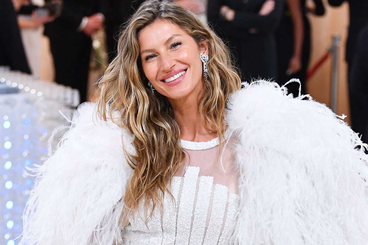 Gisele Bündchen in costume per Louis Vuitton: che fisico!