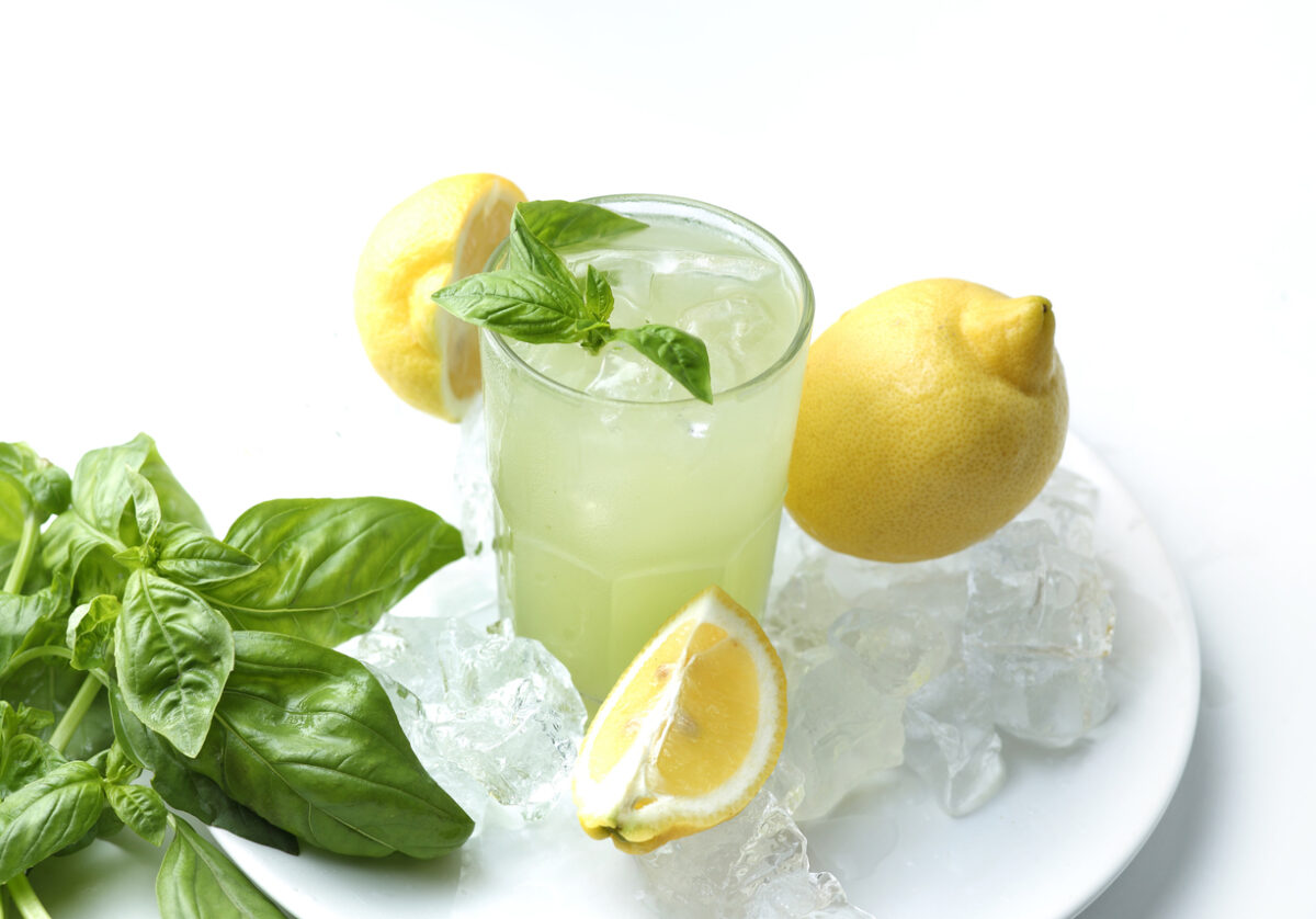Limonata al basilico, la ricetta perfetta