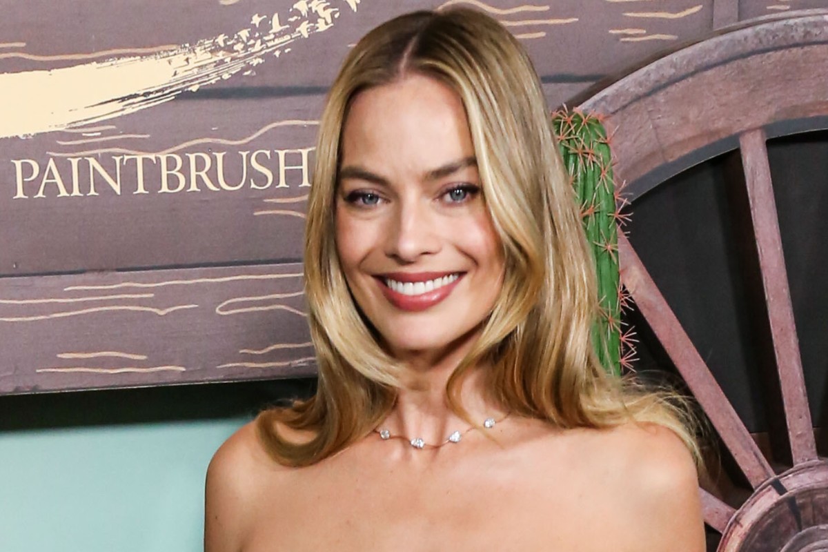Margot Robbie sempre più Barbie: il tour in rosa del film