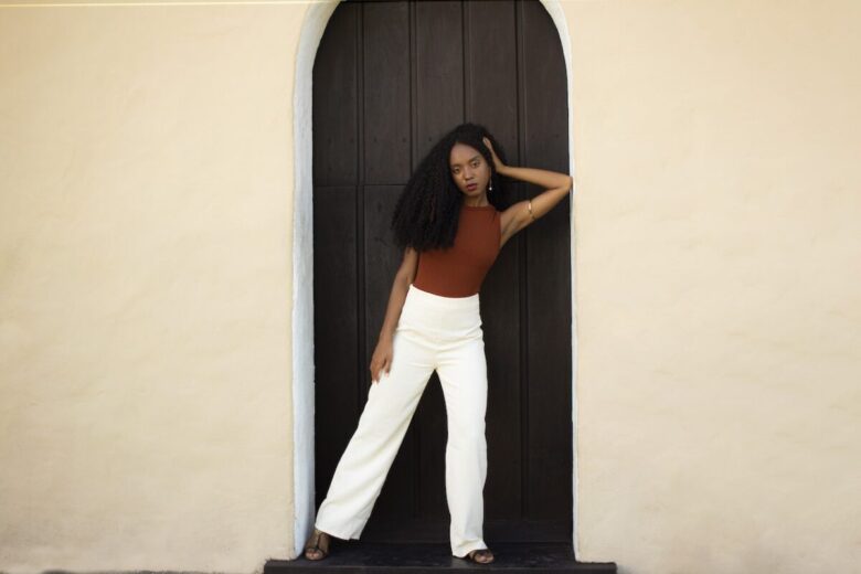 Pantaloni d’estate colorati e freschi per un look al top