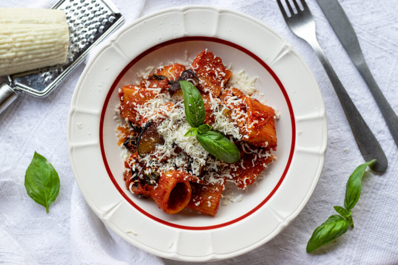 Pasta alla norma tipica siciliana