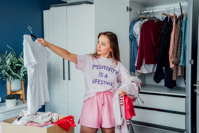Come abbinare i pantaloni della tuta per un look comfy e chic