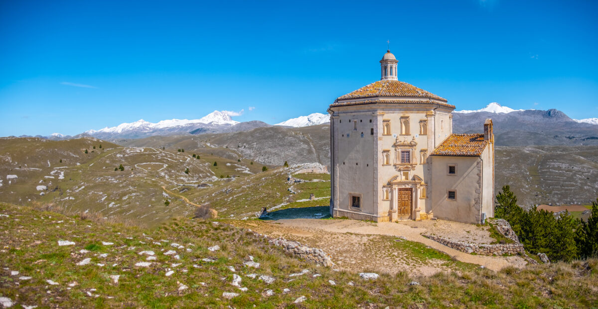 Parco Nazionale del Gran Sasso - Abruzzo - Italia - Chiesa di Santa Maria della Pietà