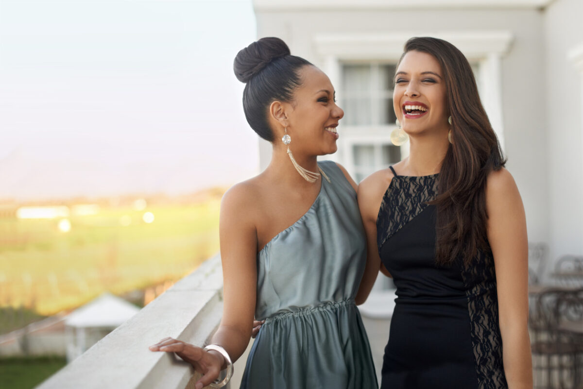 Abito nero per le invitate ad un matrimonio? Ecco i nostri consigli