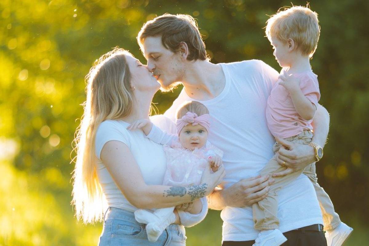 coppia con figli (ph. Pixabay)