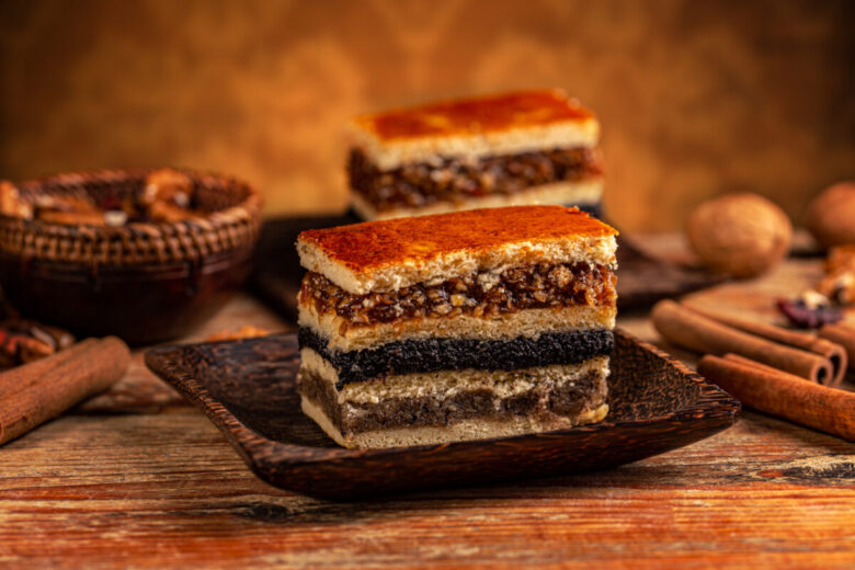 Flodni il dolce con quattro strati farciti