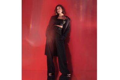 Hailey Bieber (ph. ufficio stampa Calvin Klein, foto di James Brodribb)