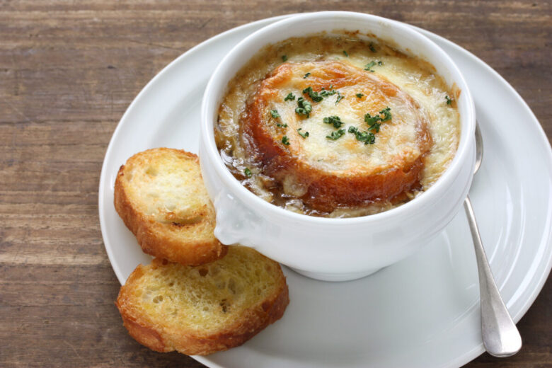 Zuppa di cipolle alla francese: la ricetta originale