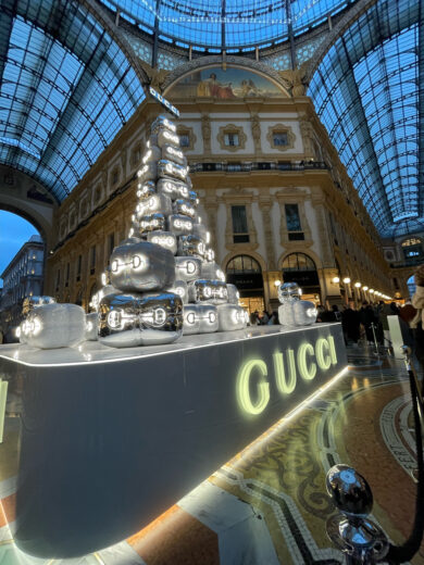 L'albero di Natale Gucci a Milano (ph. redazione Signo)