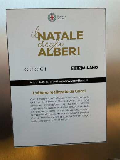 L'albero di Natale Gucci a Milano (ph. redazione Signo)