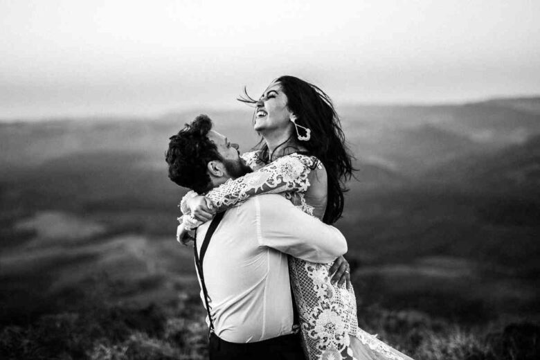 Una coppia felice (ph Unsplash)
