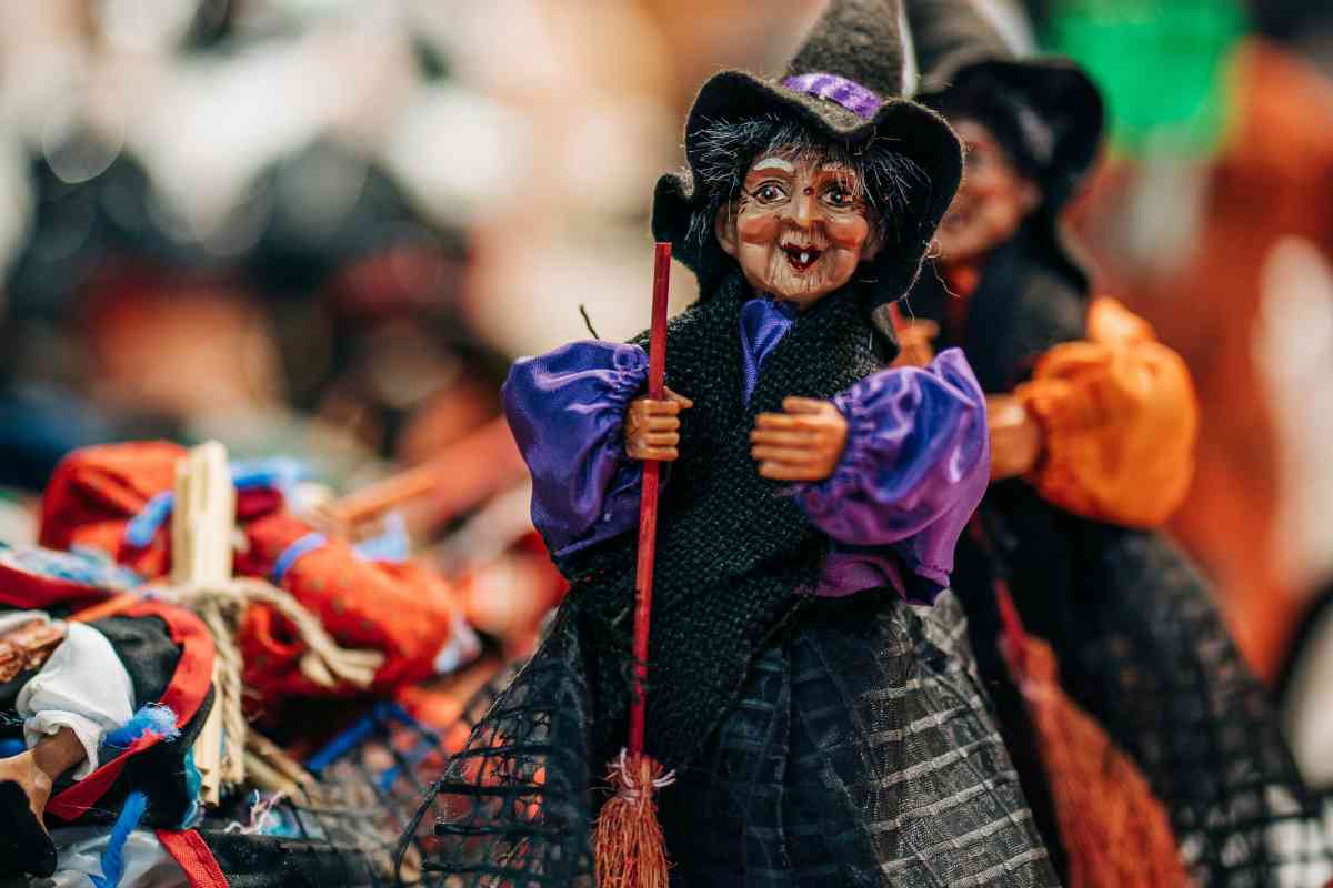 Una rappresentazione della Befana (ph Unsplash)