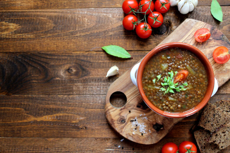 Zuppa di lenticchie con castagne e porcini