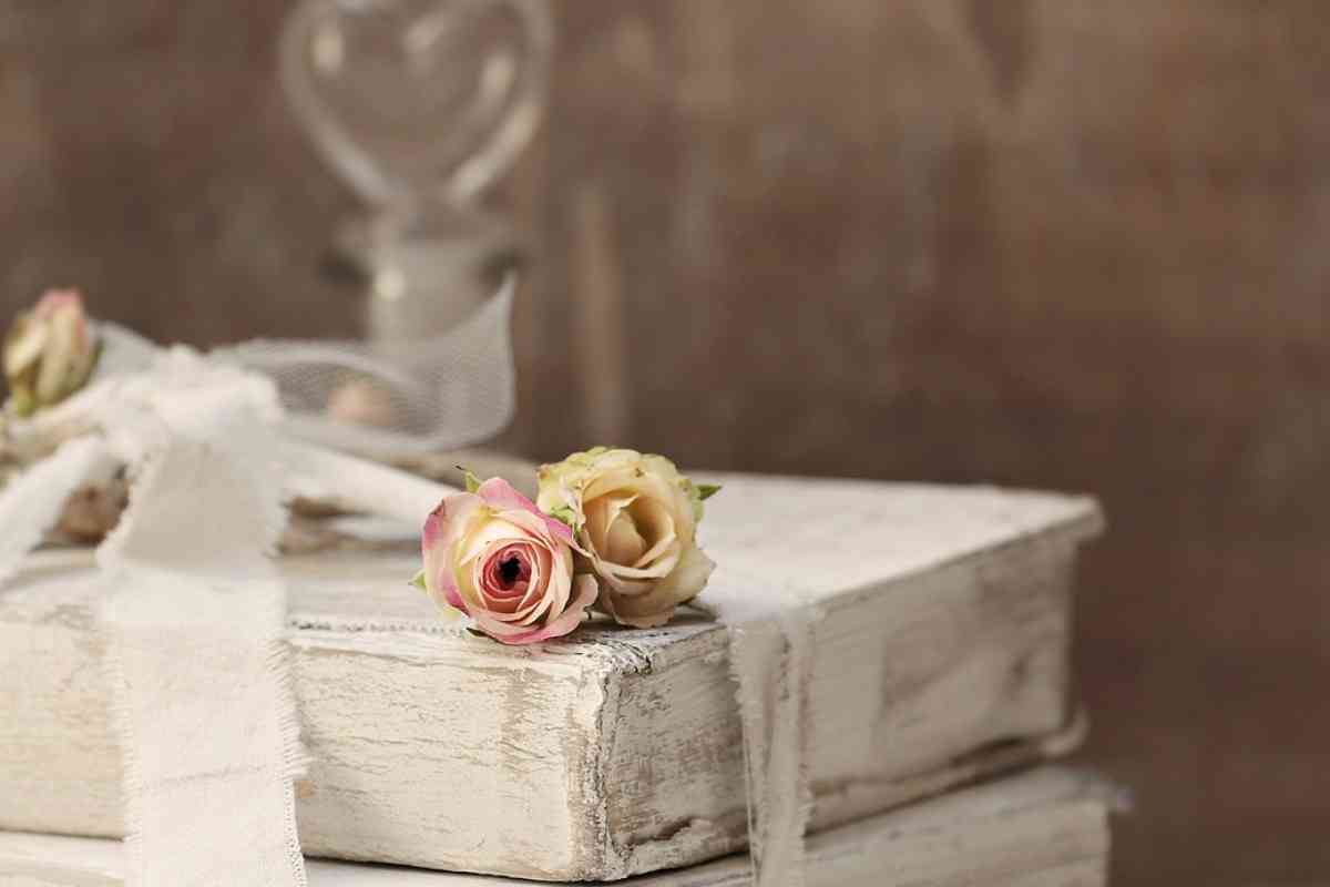 Un angolo in stile shabby chic (ph. Pixabay)