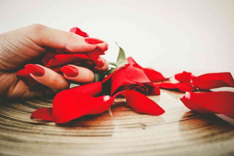 Manicure: il rosso è perfetto per San Valentino (ph. Pixabay)