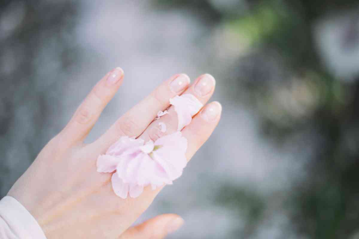 Mani curate (ph Unsplash)