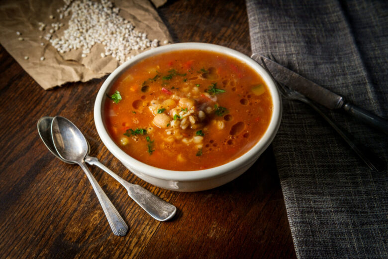 Zuppa di farro con lenticchie e zucca