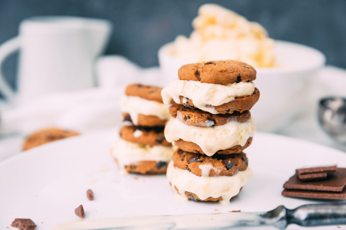 Biscotti gelato con panna e latte condensato 