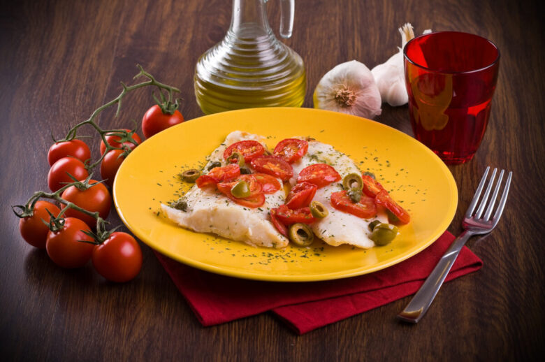 Filetti di merluzzo con pomodorini e olive