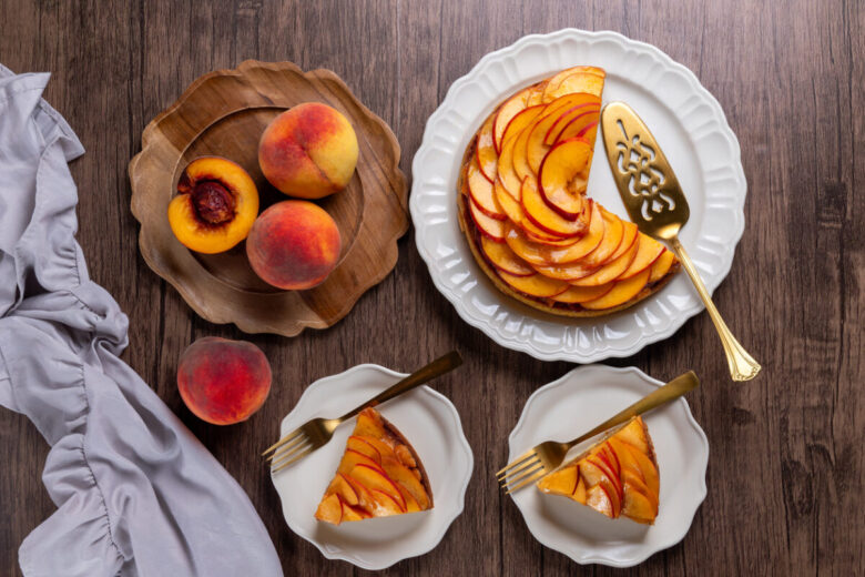 Crostata con yogurt e pesche