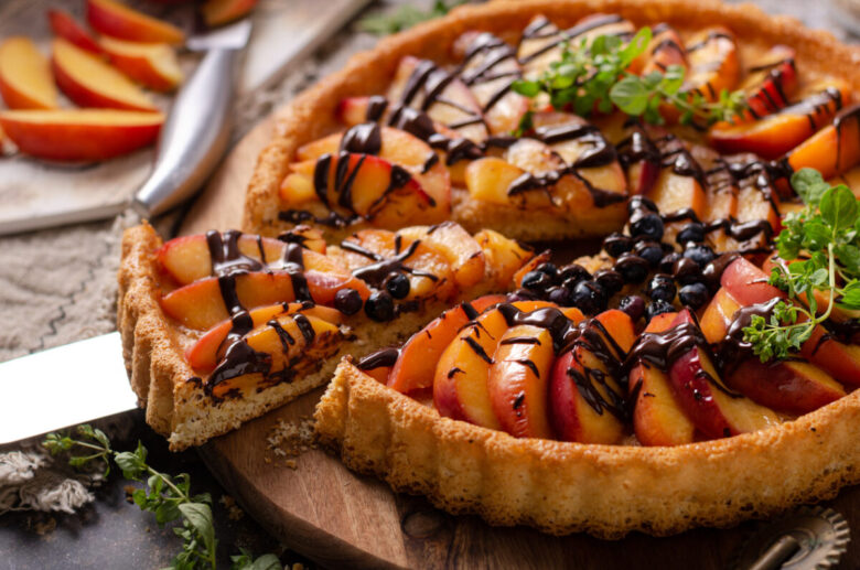 Crostata di pesche e cioccolato