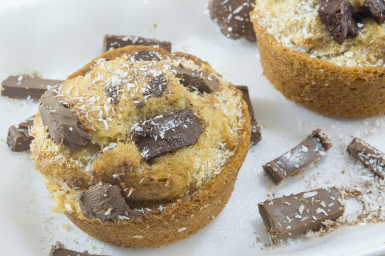 Muffin vegani al cocco e cioccolato