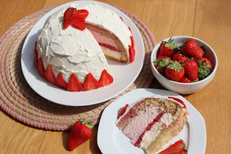 Zuccotto alle fragole con crema pasticcera