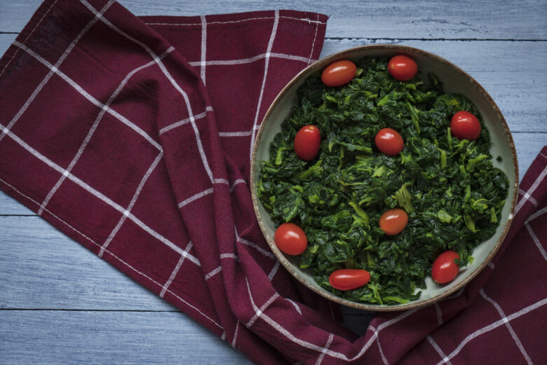 Erbette con pomodori secchi alla siciliana