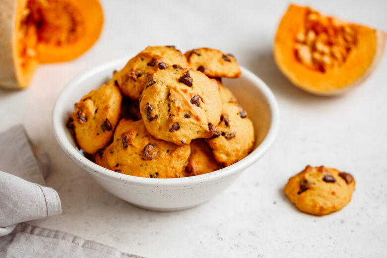 Biscotti con zucca e gocce di cioccolato
