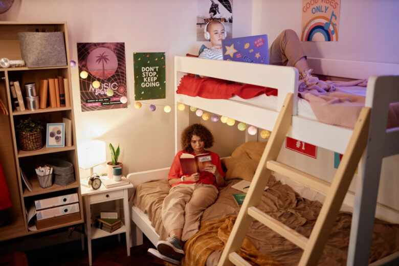 Come arredare una camera da letto piccola per due ragazze
