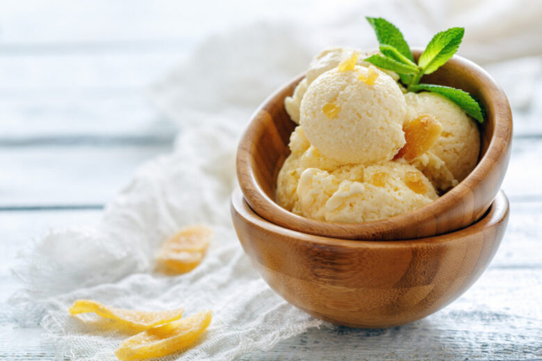 Gelato allo zenzero con crumble di cacao e arancia