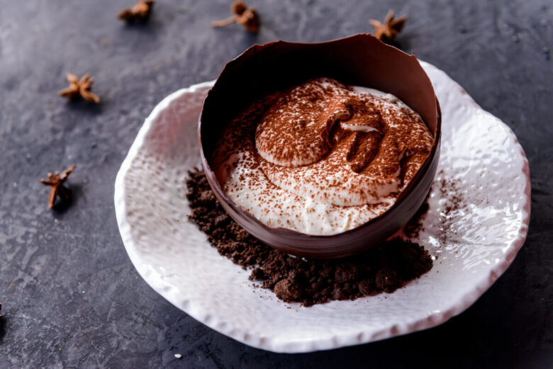 Tiramisù nell'uovo di pasqua