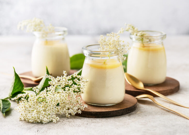 Panna cotta ai fiori di sambuco