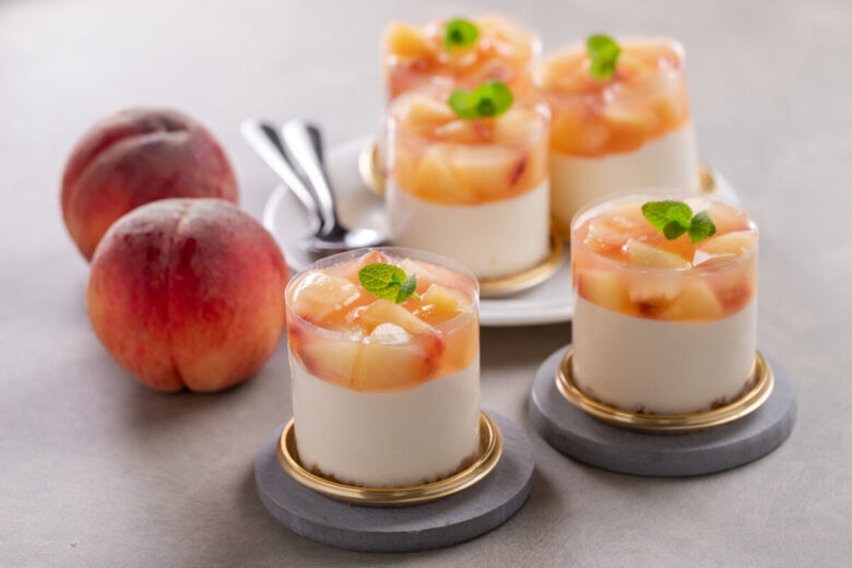 Mousse leggera allo yogurt e pesche