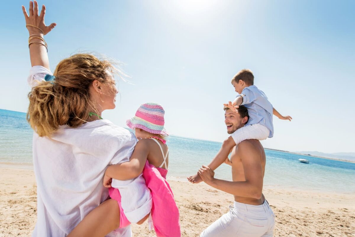 Famiglia in ferie: comunicare e divertirsi insieme per una vacanza indimenticabile