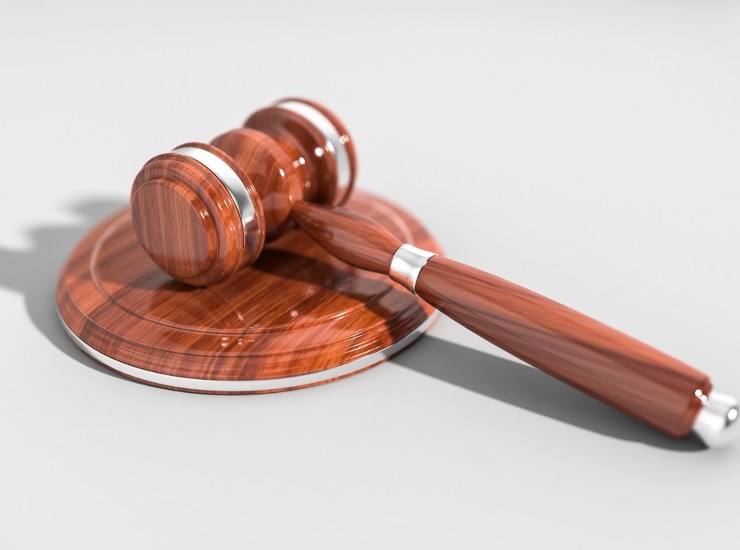 Martelletto del tribunale (Pixabay) - unadonna.it