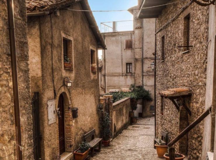 Strade Collalto Sabino (Fonte worldtravelers_community Instagram) - unadonna.it