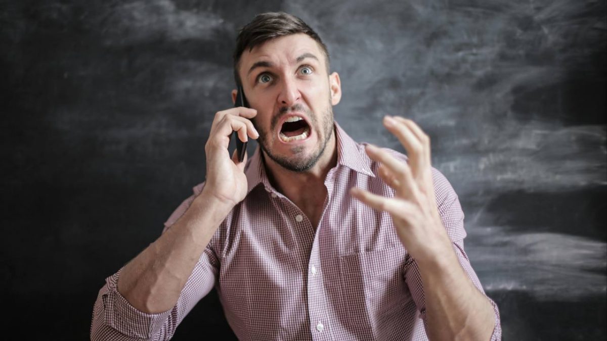 Sei stressato? Ora l’INPS ti dà l’ok | In Pensione PRIMA dei 67 anni, questa la norma segreta che anche il CAF ignorava