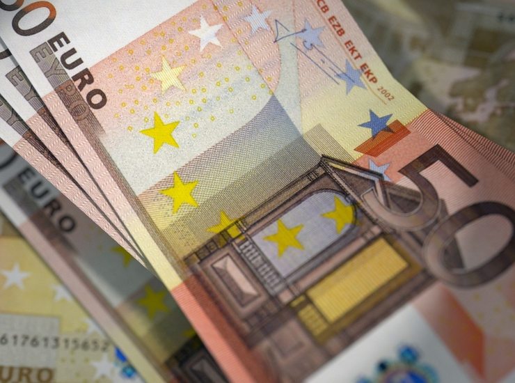 Banconote da 50 euro (Pixabay) - unadonna.it