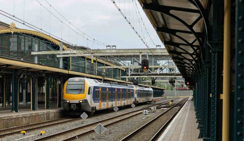 Binari stazione (Pexels) - unadonna.it