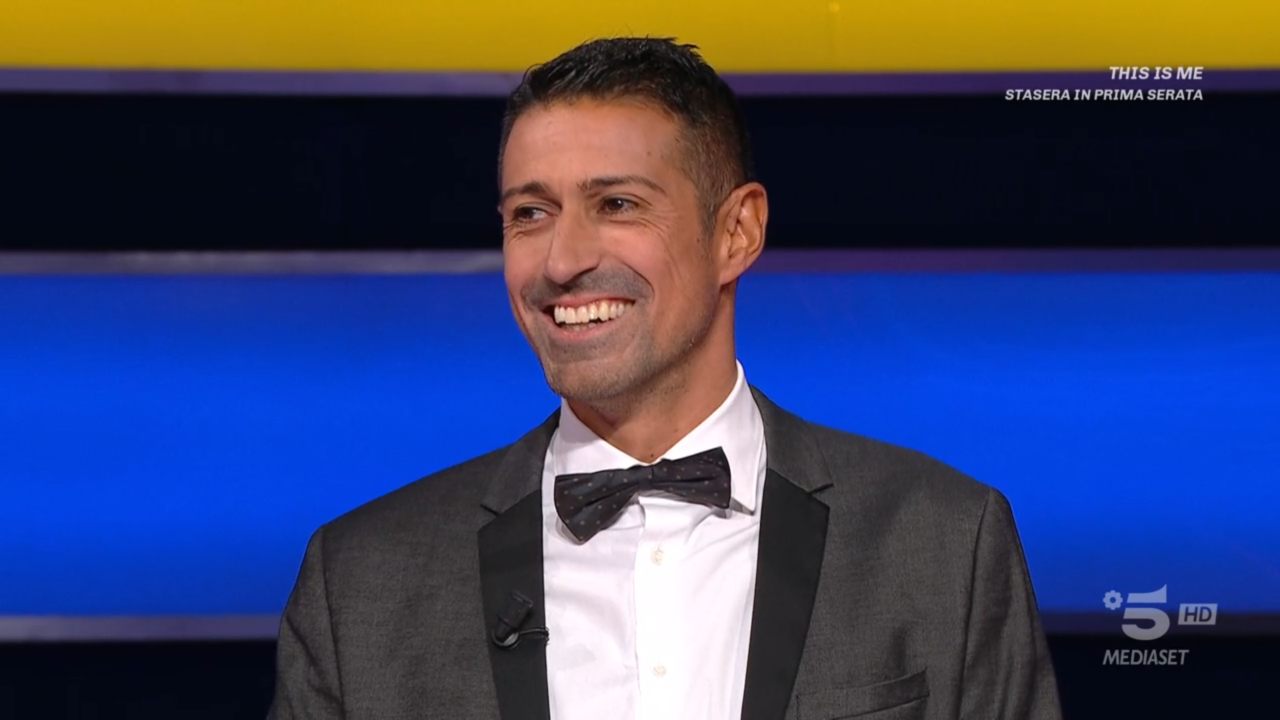La Ruota della Fortuna, il campione Marco stravince di nuovo | Quasi 50.000 € portati a casa ma a tenere banco è il suo outfit da urlo