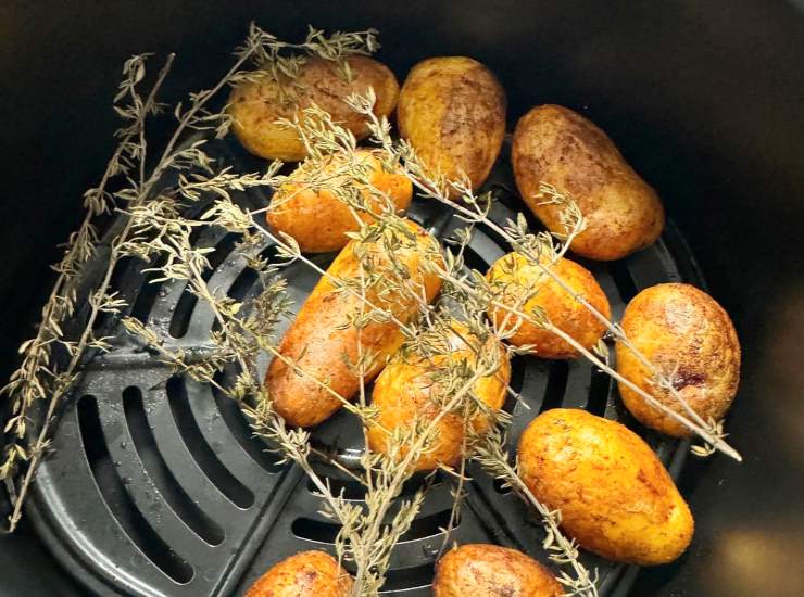 Patate in friggitrice ad aria - (Pixabay) - unadonna.it