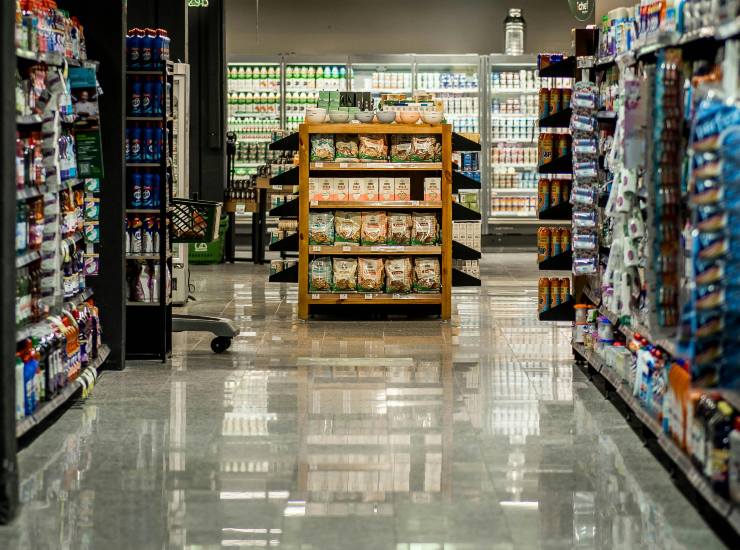 Scaffali supermercato (Pexels) - unadonna.it