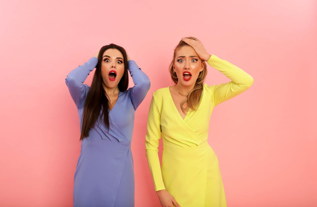 Spilla Prada da 600 euro, la nuova follia del lusso che fa discutere il mondo della moda