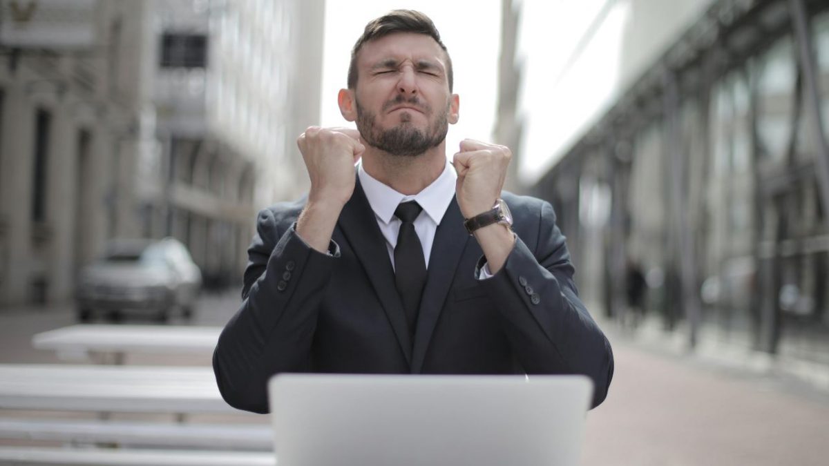 Non dite che non vi premiamo | AUMENTO RECORD per i dipendenti pubblici, quasi 150€ in più: porta al CAF questo foglio